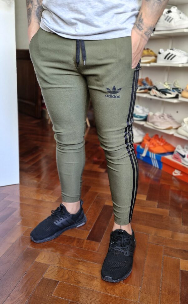 Jogger Adidas verde