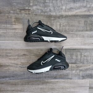 Nike Air Max 2090 Negra y Blanca