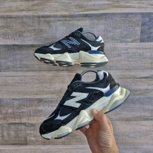 New Balance 9060 Negra y Blanca - Imagen 2