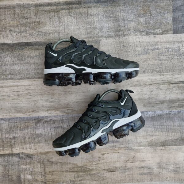 Nike Air Max Vapormax Plus Negra y Blanca - Dnordicos