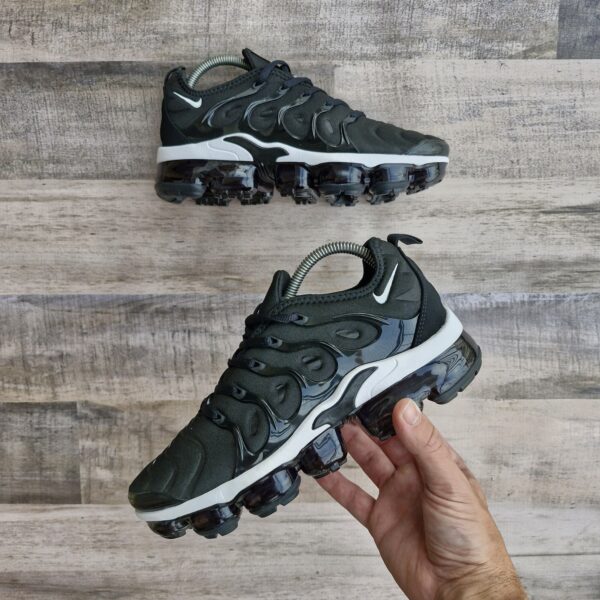 Nike Air Max Vapormax Plus Negra y Blanca - Dnordicos