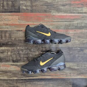Nike Air Max Vapormax Negra y Dorada