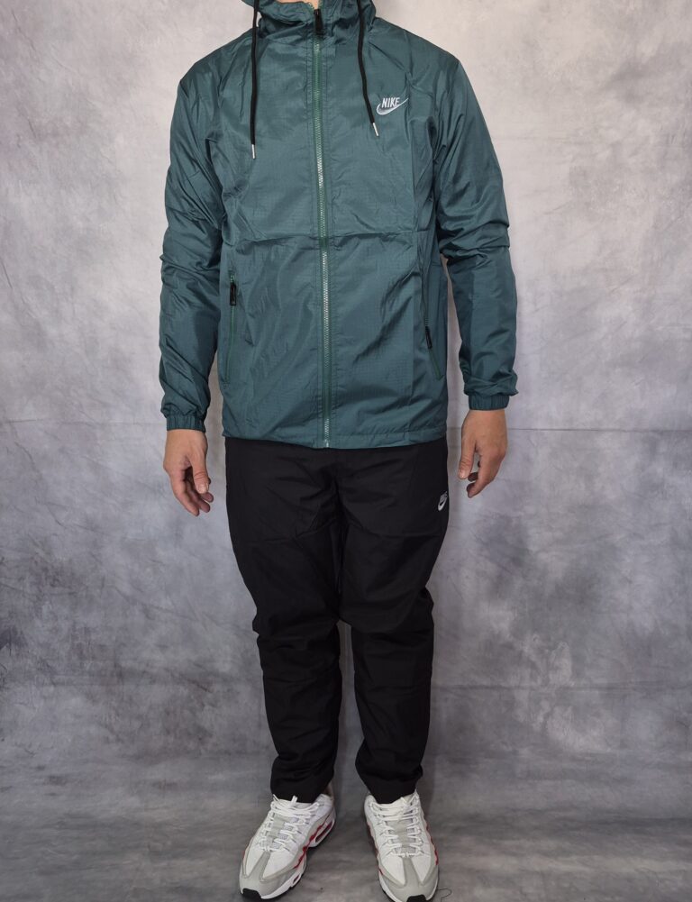 Conjunto Nike Campera Verde Nombre Bordado en la espalda