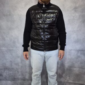 Campera Moncler manga de hilo negra