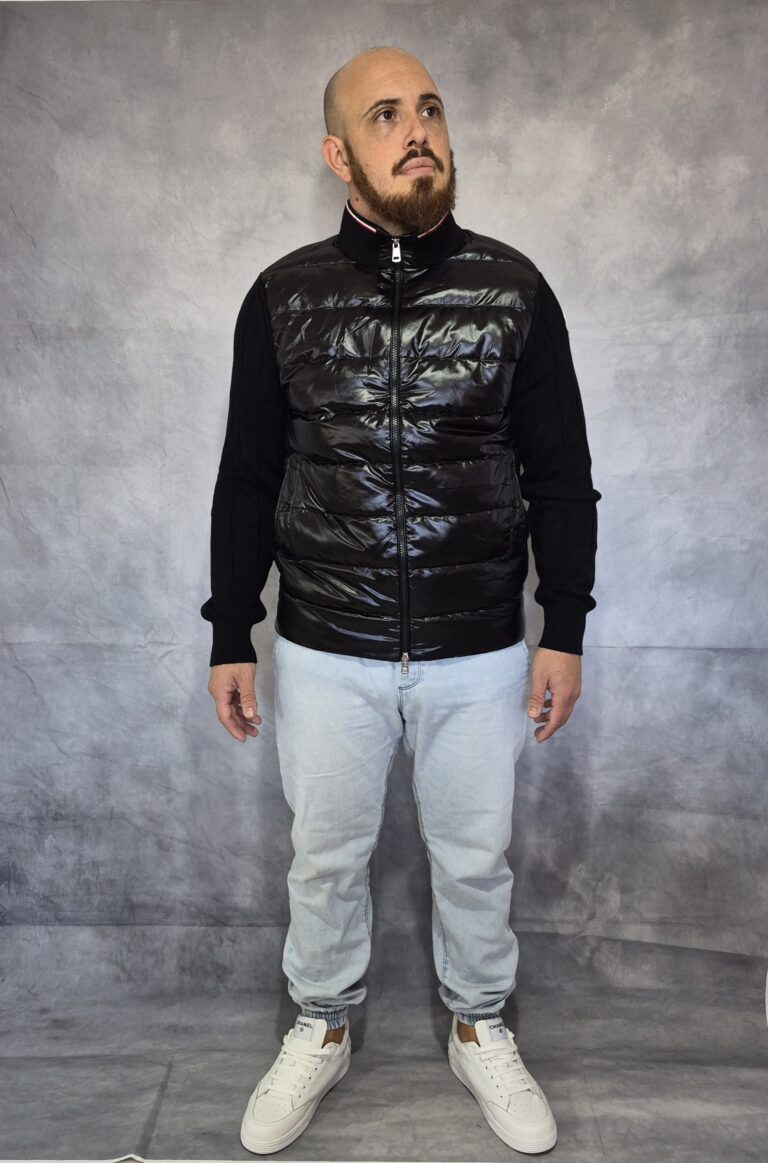 Campera Moncler manga de hilo negra