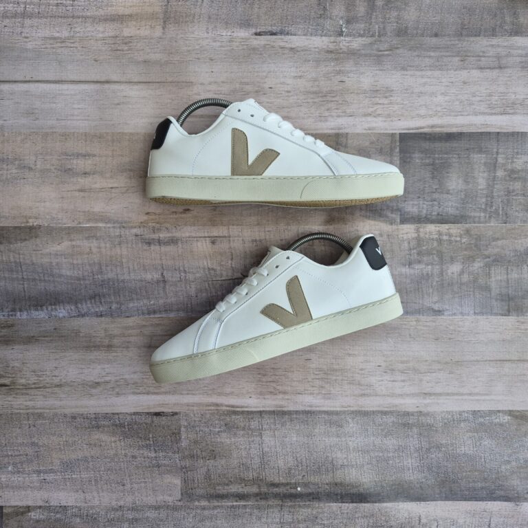 Zapatillas Veja Blanca y Beige
