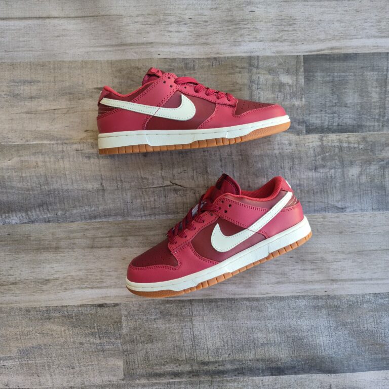 Nike Sb Dunk Low Desert Berry