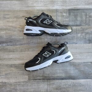New Balance 530 Negra y Blanca