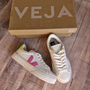 Veja V fucsia