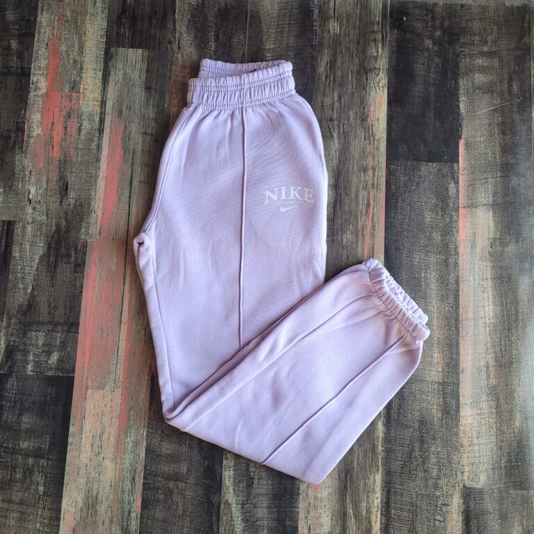 Jogging Nike Lila