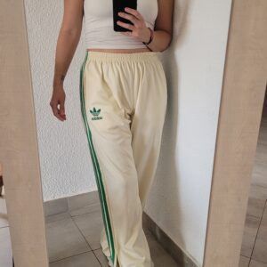 Pantalón Deportivo Palazzo Adidas - color hueso con tiras verdes