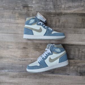 Nike Air Jordan 1 Retro High Hyper Royal