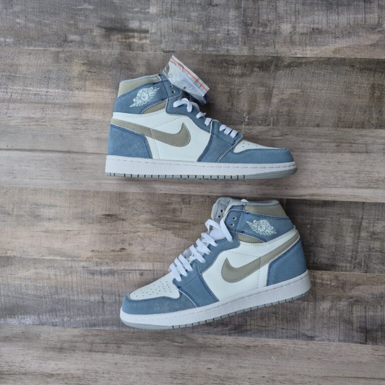 Nike Air Jordan 1 Retro High Hyper Royal