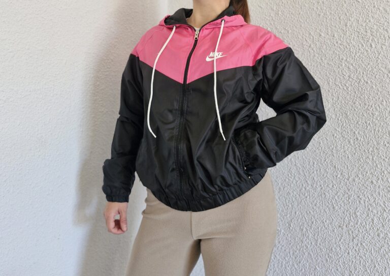 Campera rompevientos Nike