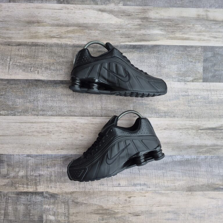 Nike Shox R4 Total Black