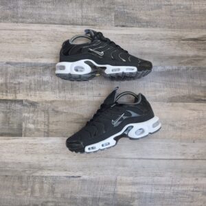 Nike Air Max Plus SE Patike