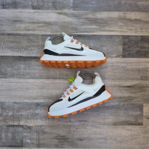 Nike Bailleli Blanca, Marron y Naranja