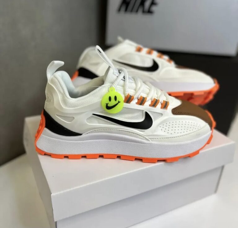 Nike Bailleli Blanca, Marron y Naranja