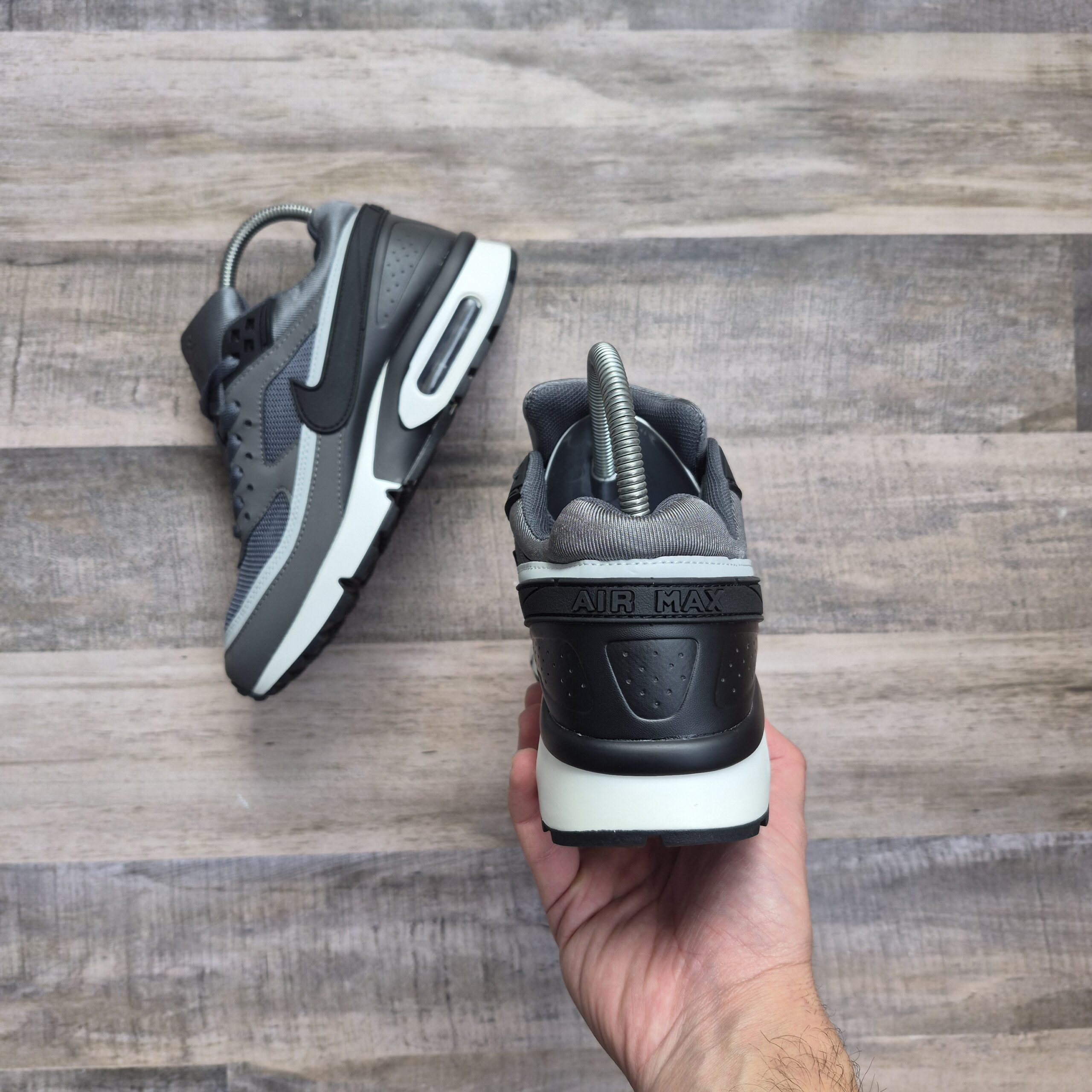 Nike Air Max BW Gris y Negra - Imagen 3