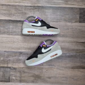 Nike Air Max 1 Negra y Violeta Mujer