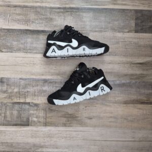 Nike Air Barrage Low Negra  y Blanca