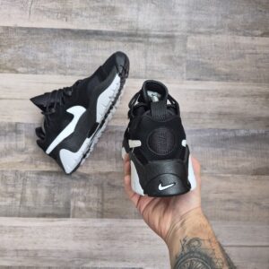 Nike Air Barrage Low Negra y Blanca - Thumbnail Image 3