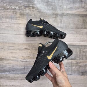 Nike Air Vapormax Flyknit 2.0 Negra Y Dorada - Thumbnail Image 2