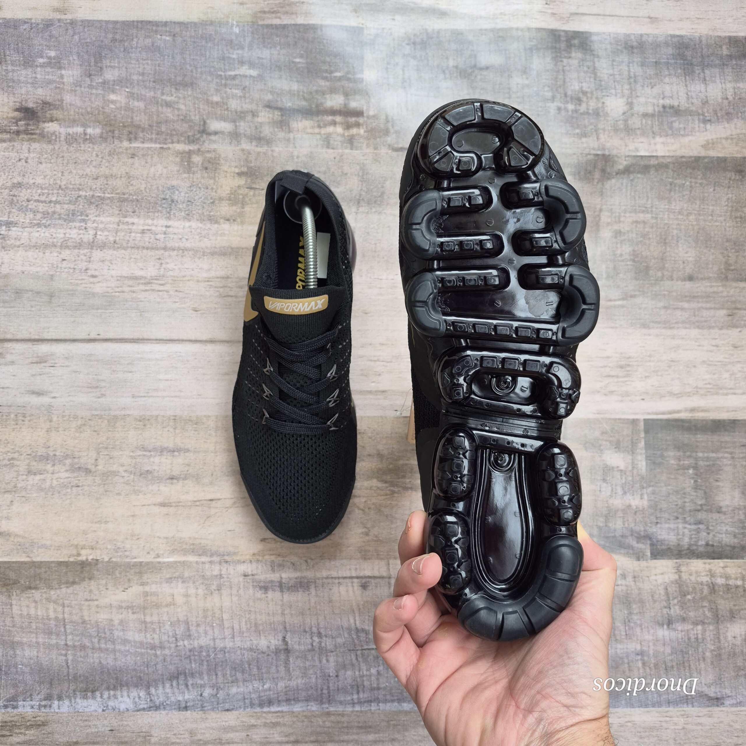 Nike Air Vapormax Flyknit 2.0 Negra Y Dorada - Imagen 4
