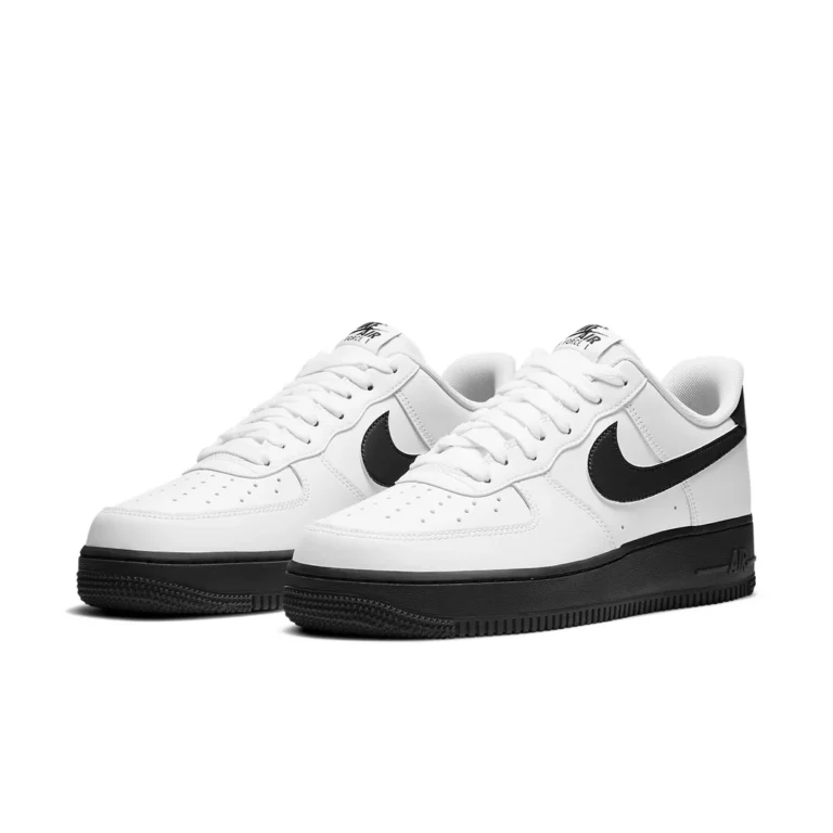Nike Air Force One Low White Black Sole